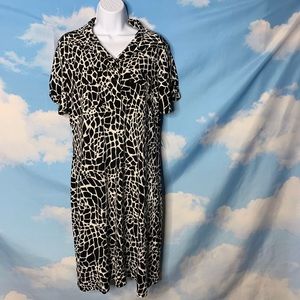 Enfocus Studio- Black & White Button Up Dress 14
